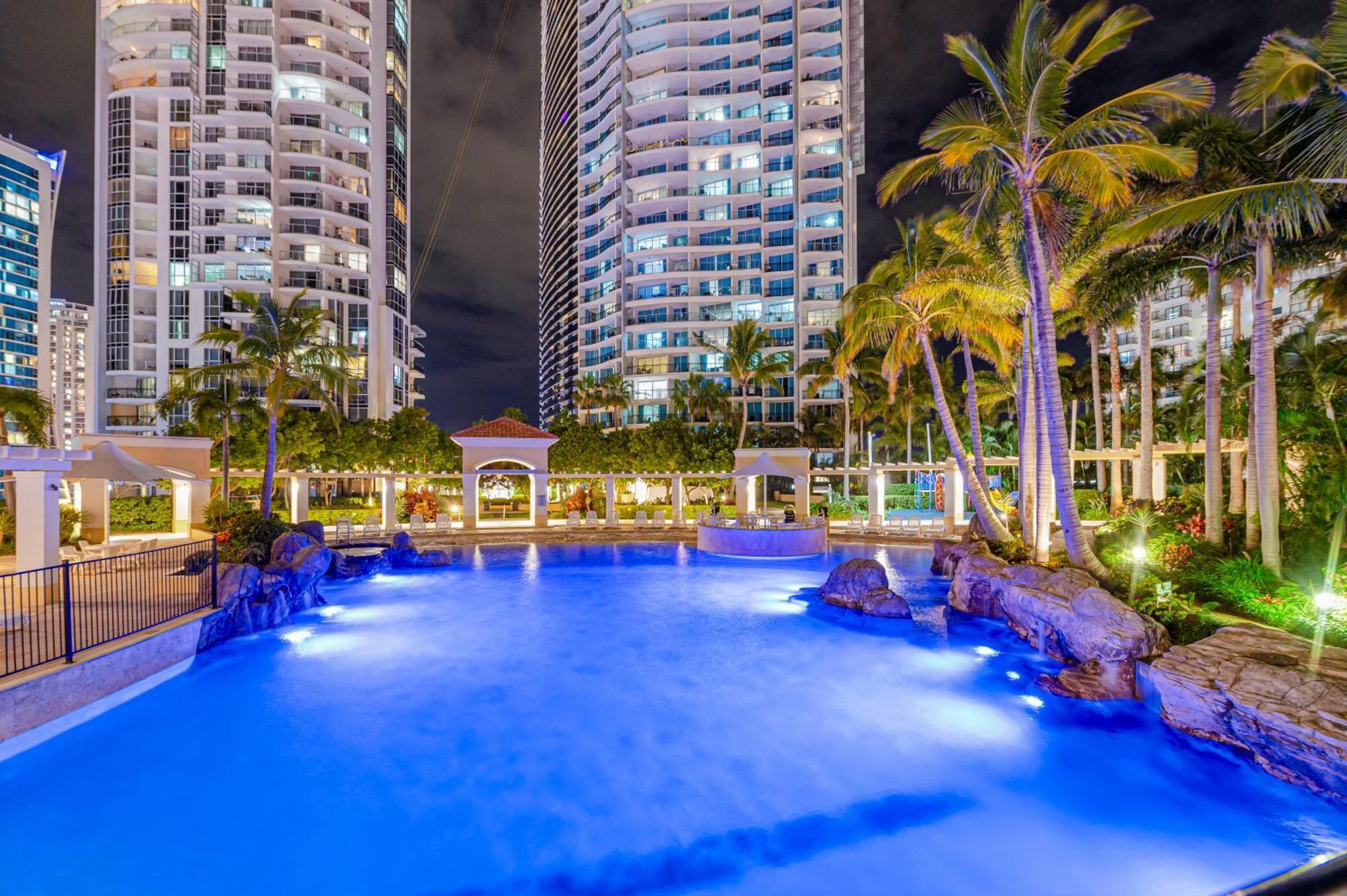 Surfers Paradise Getaway Amazing Amenities Apartment